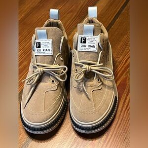 UIFLQXX‎ Non Slip Work Shoes for Men- New Without Tags